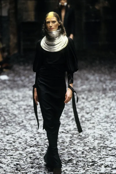 Look 49